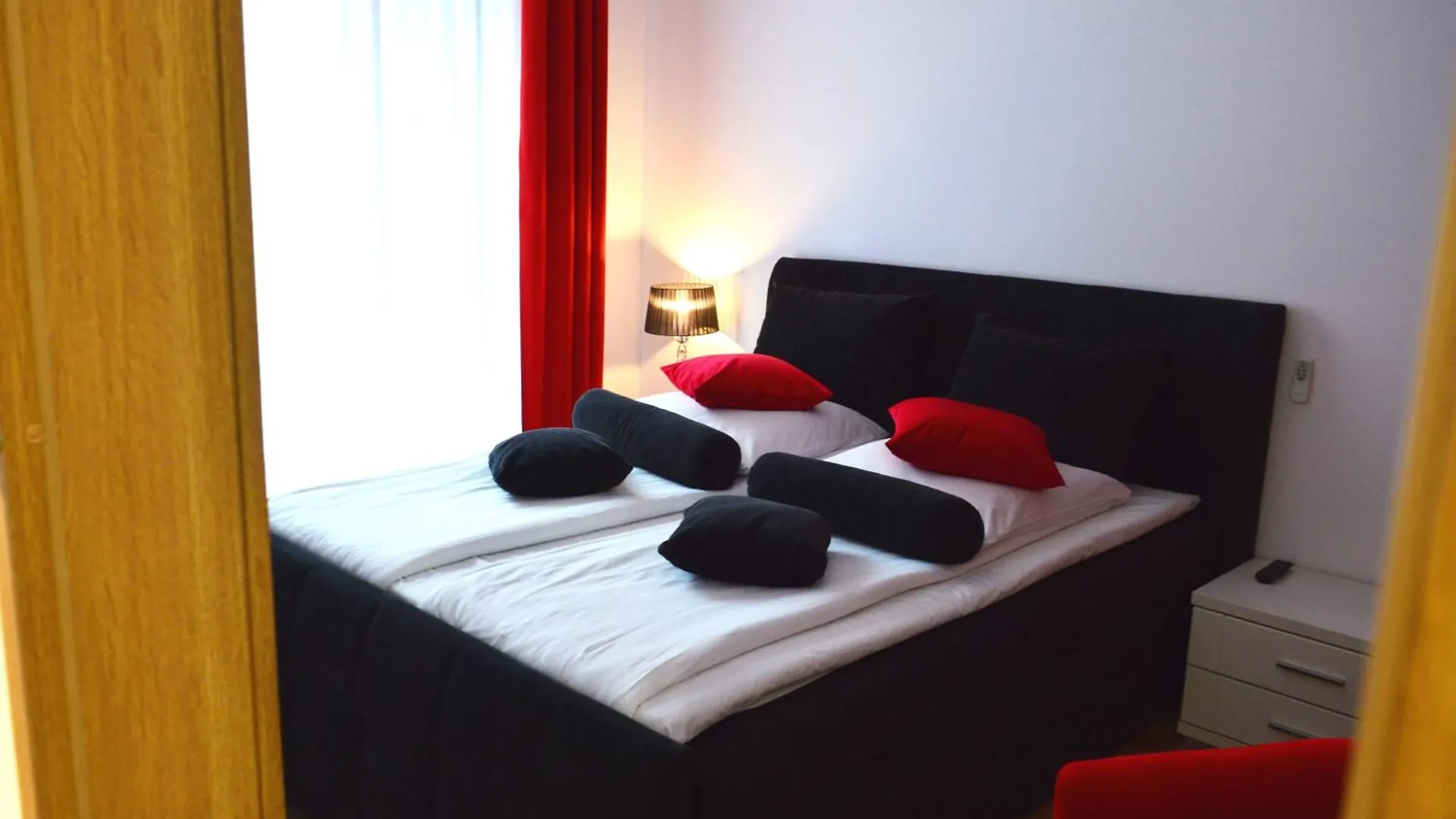 Katania Moxy Te&Am Cracow Apartment Krakow Poland
